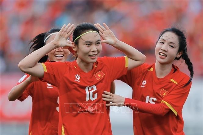 Thắng nữ Thái Lan 3-1, đội tuyển nữ Việt Nam giành Huy chương đồng AFF Cup 2025- Ảnh 5. Thắng nữ Thái Lan 3-1, đội tuyển nữ Việt Nam giành Huy chương đồng AFF Cup 2025- Ảnh 5.