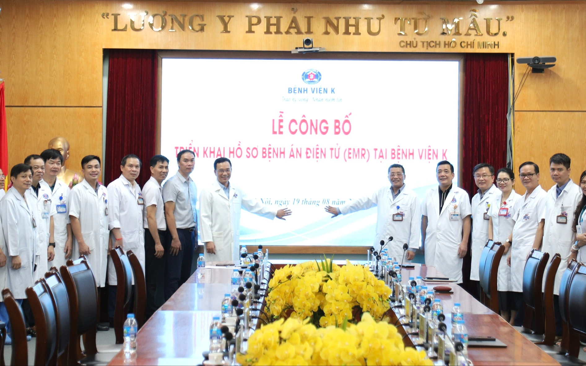 Bệnh viện K triển khai bệnh án điện tử, người dân đến thăm khám có lợi gì?
