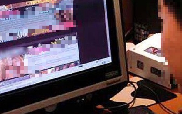 Truy cập vào trang web đen, một người đàn ông ở Hà Nội bị chiếm đoạt gần 2 tỷ đồng