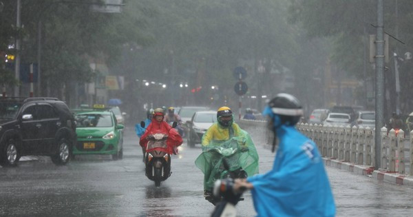 Áp thấp nhiệt đới suy yếu, miền Bắc mưa đến khi nào?- Ảnh 2. Áp thấp nhiệt đới suy yếu, miền Bắc mưa đến khi nào?- Ảnh 2.