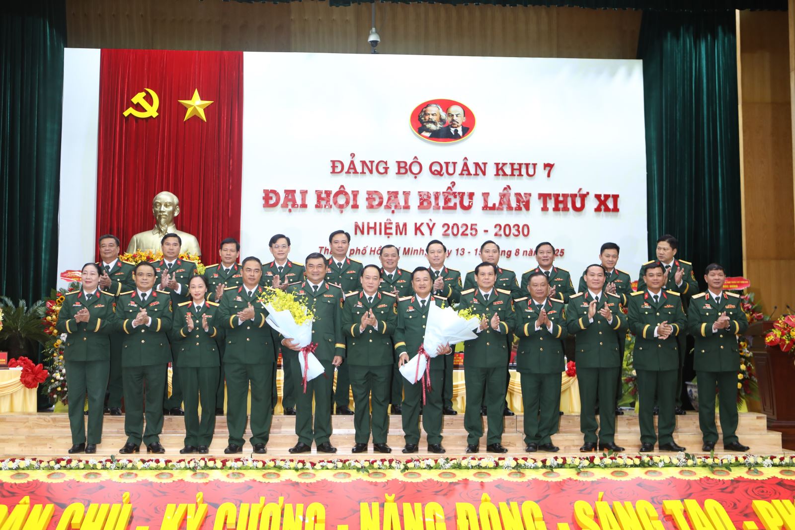 'Đại hội không giấy' - Dấu ấn đổi mới, sáng tạo của Đảng bộ Quân khu 7- Ảnh 1.