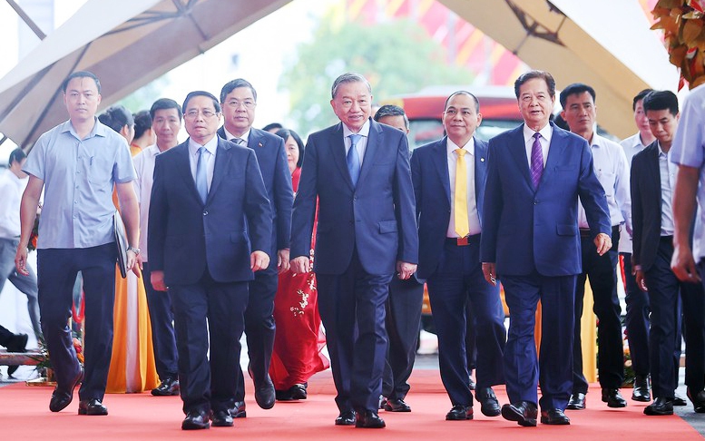 Tổ chức khởi công, khánh thành các công trình lớn chào mừng Đại hội đại biểu toàn quốc lần thứ XIV của Đảng- Ảnh 2. Cả nước khởi công, khánh thành hàng trăm công trình, dự án lớn đúng ngày Kỷ niệm Cách mạng Tháng Tám thành công