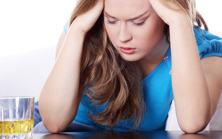 5 tác dụng phụ hay gặp nhất khi uống trà xanh và cách tránh