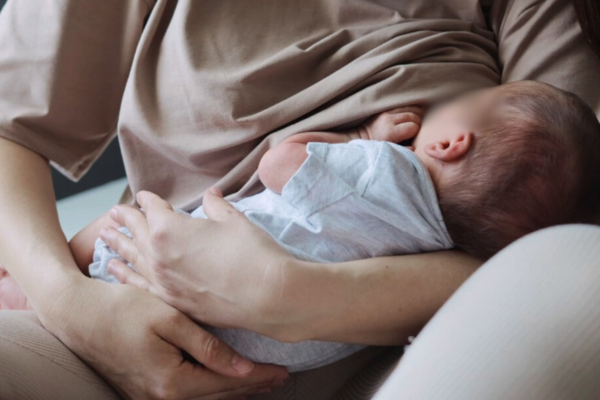 Bí mật từ sữa mẹ: Giảm nguy cơ bệnh mạn tính ngay từ tuổi ấu thơ- Ảnh 1.