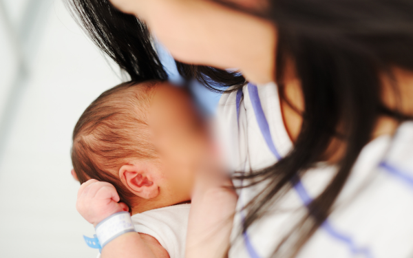 Bí mật từ sữa mẹ: Giảm nguy cơ bệnh mạn tính ngay từ tuổi ấu thơ