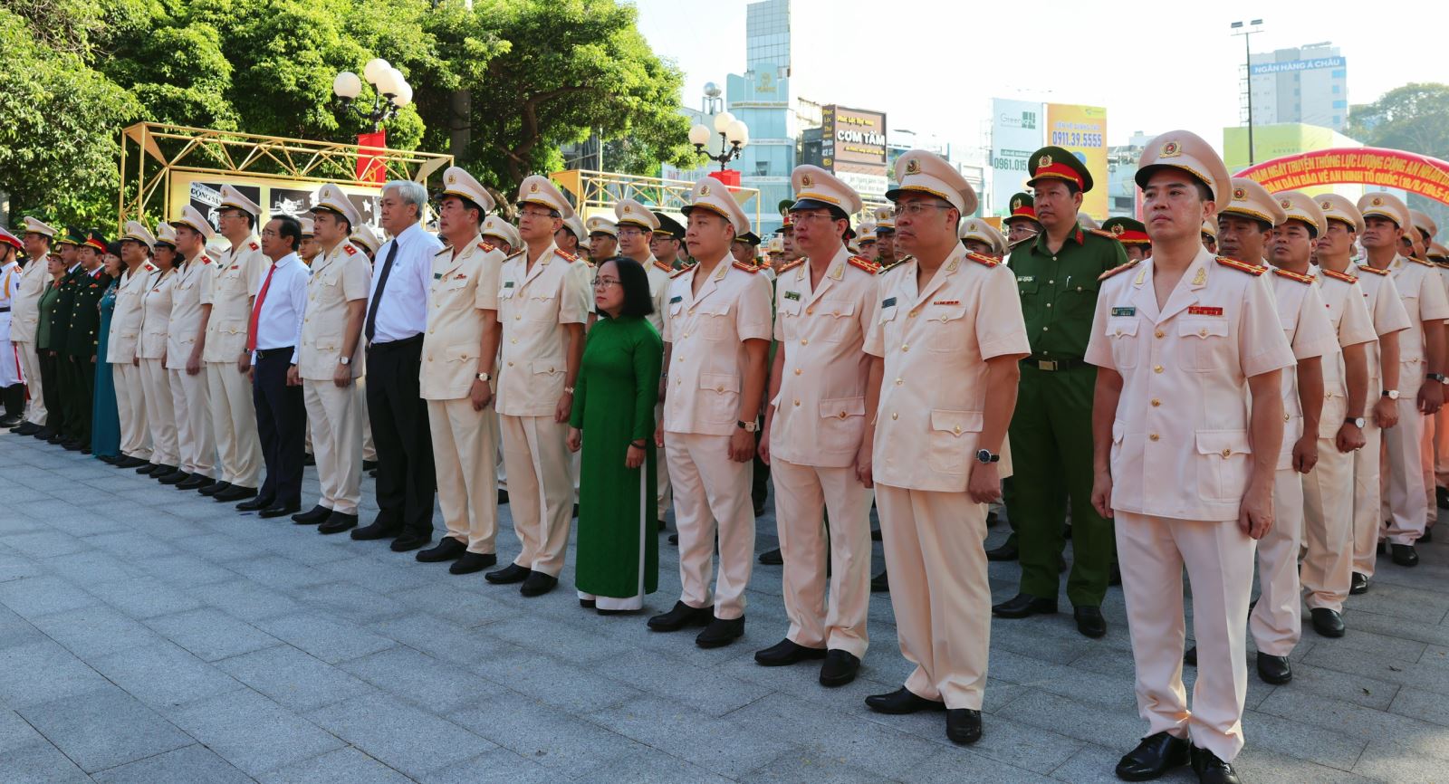 TP Hồ Chí Minh: Vinh danh 80 gương công an điển hình tiên tiến tiêu biểu- Ảnh 2. TP Hồ Chí Minh: Vinh danh 80 gương công an điển hình tiên tiến tiêu biểu- Ảnh 2.