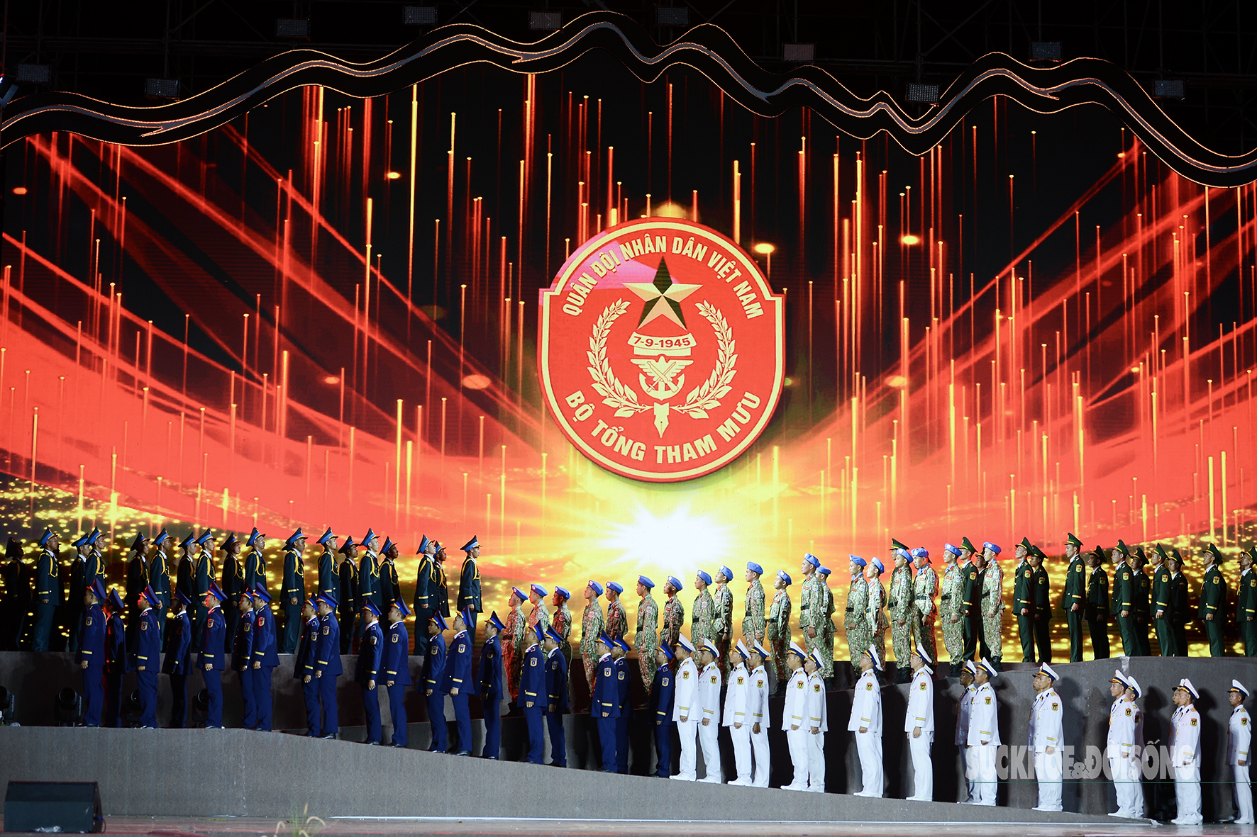 ‘Mạch nguồn vinh quang’ - Bản hùng ca tình quân dân- Ảnh 5. ‘Mạch nguồn vinh quang’ - Bản hùng ca tình quân dân- Ảnh 5.