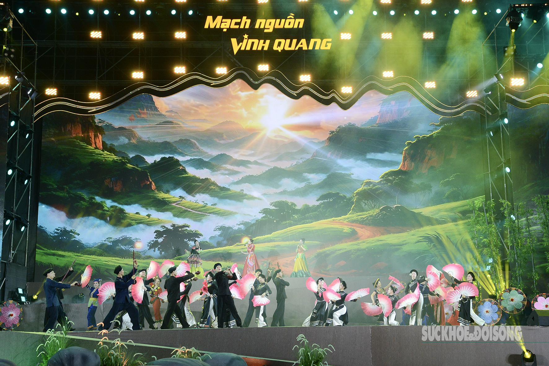 ‘Mạch nguồn vinh quang’ - Bản hùng ca tình quân dân- Ảnh 2. ‘Mạch nguồn vinh quang’ - Bản hùng ca tình quân dân- Ảnh 2.