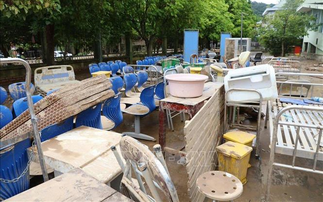 Hỗ trợ 500 bồn chứa nước cho người dân vùng lũ Nghệ An