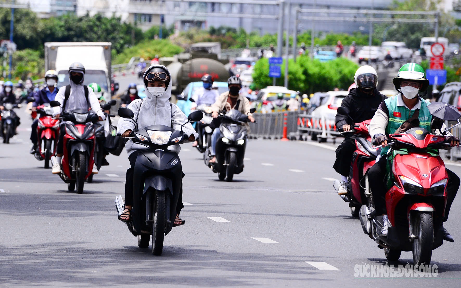 Mưa xối xả vừa tan, miền Bắc lại đối mặt với nắng nóng thiêu đốt