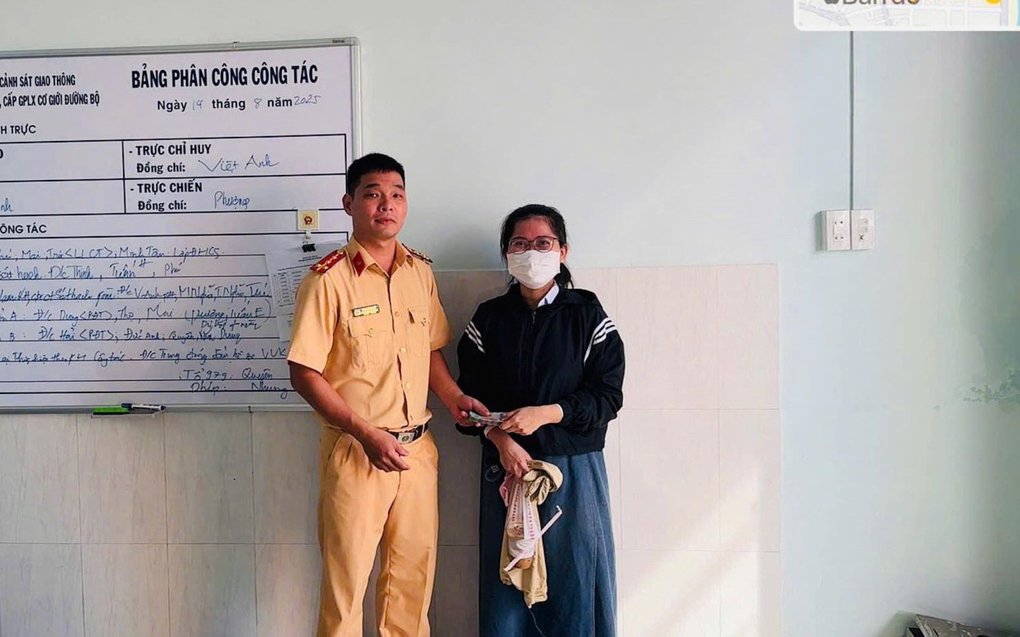 Nữ công nhân môi trường trả lại tiền và sổ tiết kiệm 1,4 tỷ đồng cho người đánh mất- Ảnh 2.