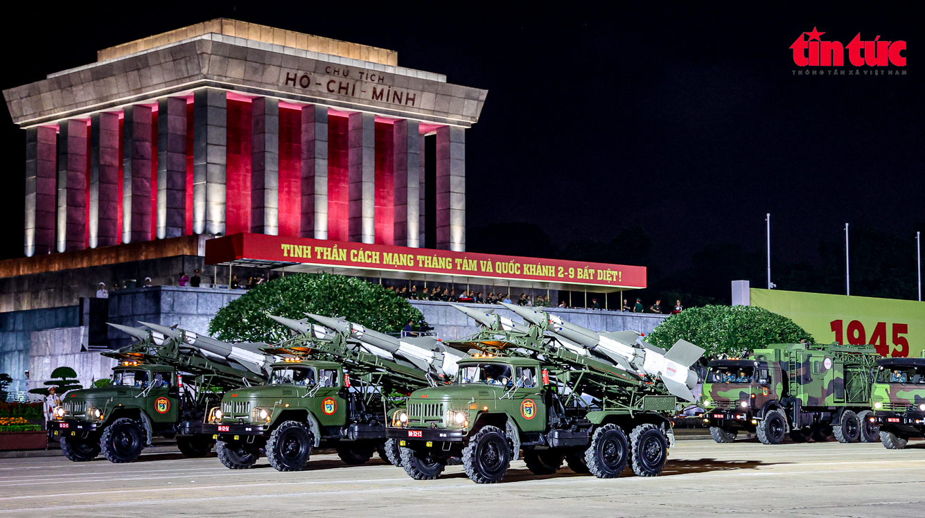 Sau 40 năm, dàn khí tài 'khủng' lại diễu hành trên Quảng trường Ba Đình- Ảnh 3.