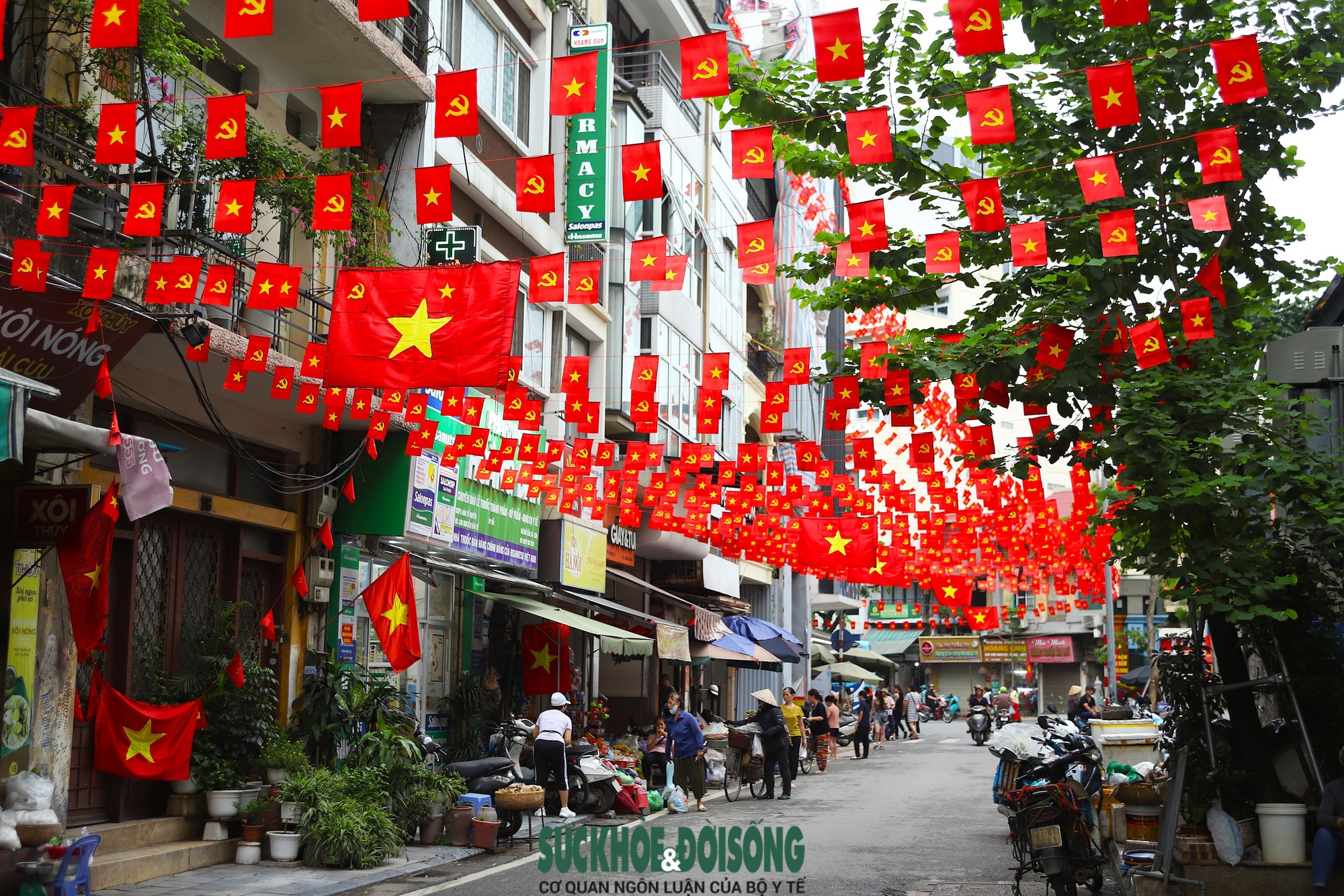 Hà Nội rực rỡ cờ hoa chào mừng Quốc khánh 2/9- Ảnh 2.