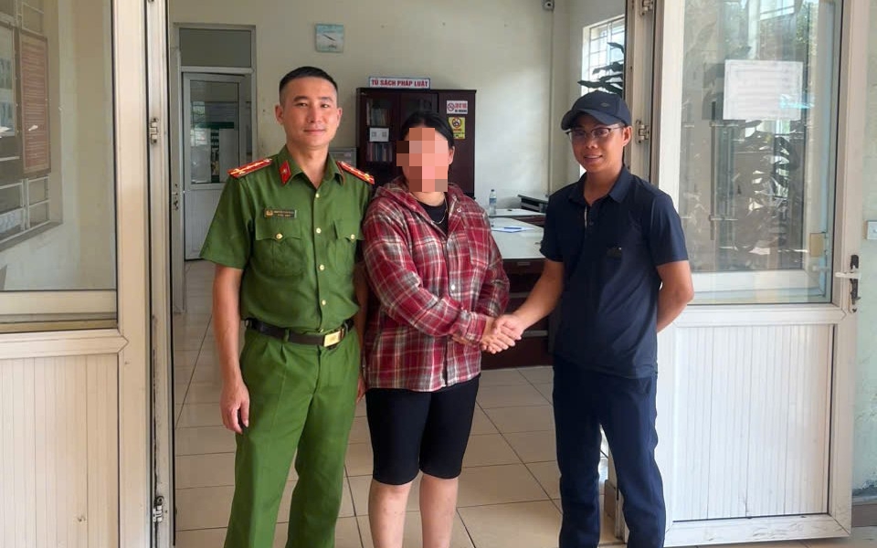 Nhận được số tiền 1 tỷ đồng trong tài khoản từ người lạ, người phụ nữ vội trình báo công an- Ảnh 2. Nam thanh niên Hải Phòng chuyển khoản nhầm 200 triệu được công an phường tìm giúp