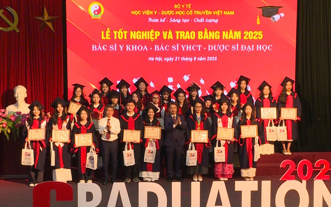 Thêm gần 800 nhân lực y, dược học cổ truyền chất lượng cao phục vụ chăm sóc sức khỏe nhân dân