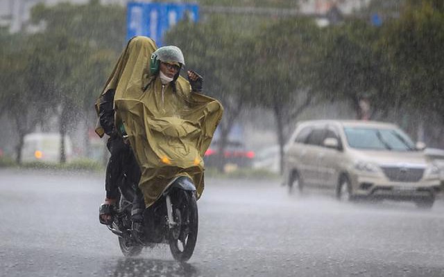 Mưa dông lan rộng khắp cả nước