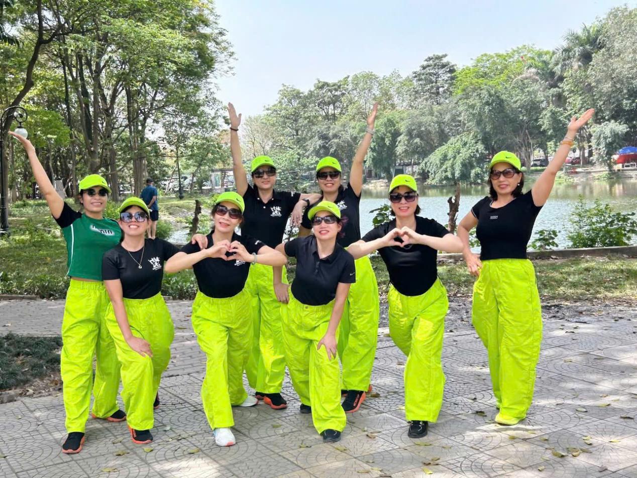 Đa dạng phong cách biểu diễn tại ‘Ngày Dinh dưỡng cộng đồng Việt Nam’ Lần 5- Ảnh 1. gen-h-đội shuffle dance
