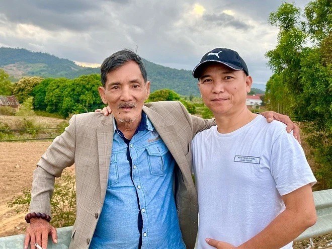 Tiết lộ bất ngờ về người em trai của Thương Tín, làm điều đáng ngưỡng mộ lúc anh trai sa sút, ốm yếu- Ảnh 2. Tiết lộ bất ngờ về người em trai của Thương Tín, làm điều đáng ngưỡng mộ lúc anh trai sa sút, ốm yếu- Ảnh 2.