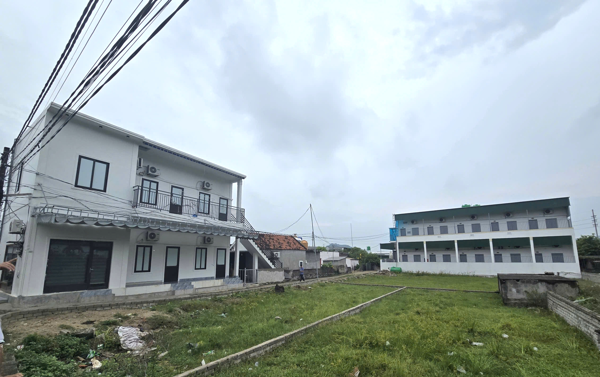 Nghệ An: Hàng trăm dãy phòng trọ công nhân giá rẻ ế ẩm- Ảnh 1. Nghệ An: Hàng trăm dãy phòng trọ công nhân giá rẻ ế ẩm- Ảnh 1.