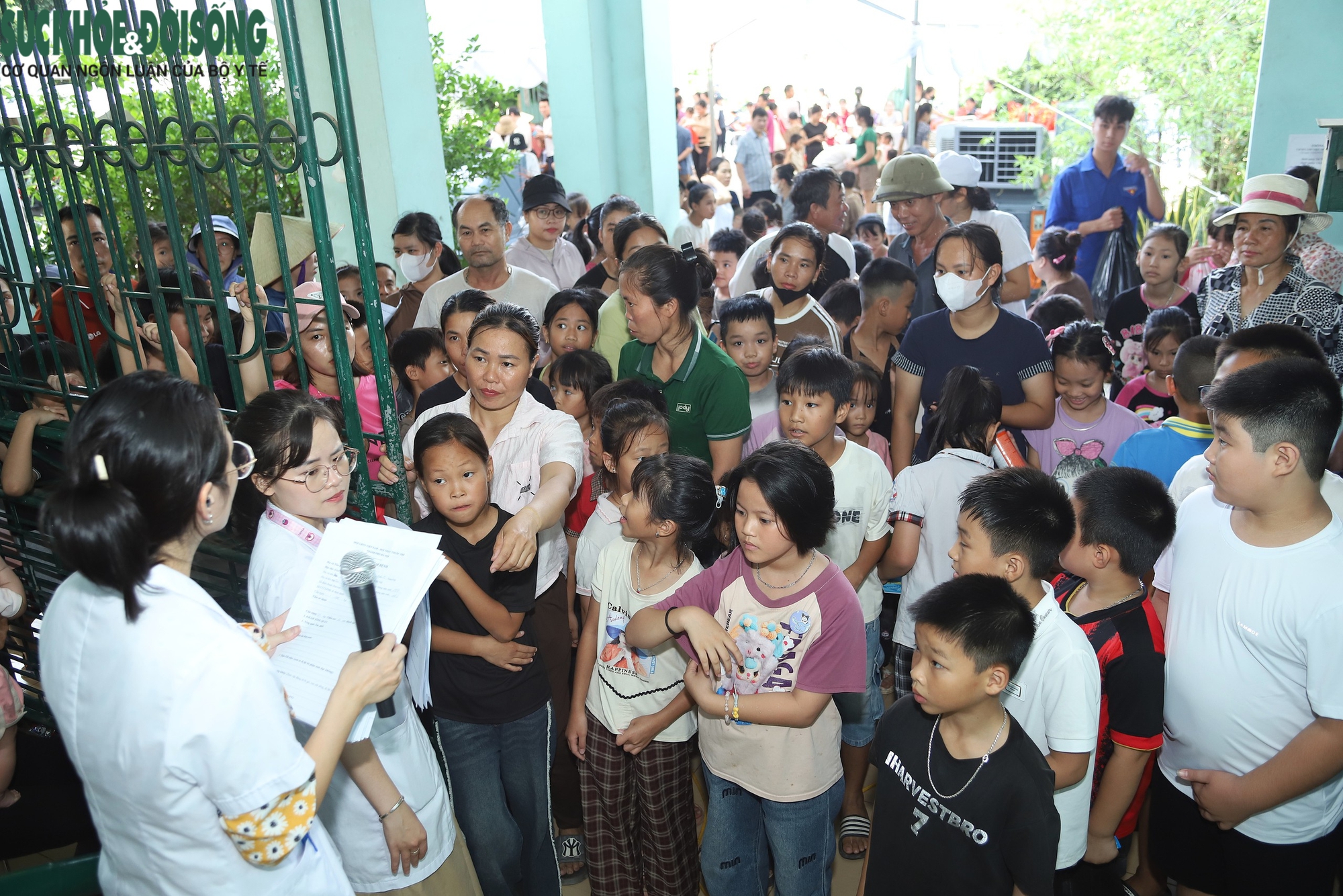 Hơn 1.260 trẻ em xã đảo Minh Châu được khám sức khỏe miễn phí trước năm học mới- Ảnh 3. Hơn 1.260 trẻ em xã đảo Minh Châu được khám sức khỏe miễn phí trước năm học mới- Ảnh 3.