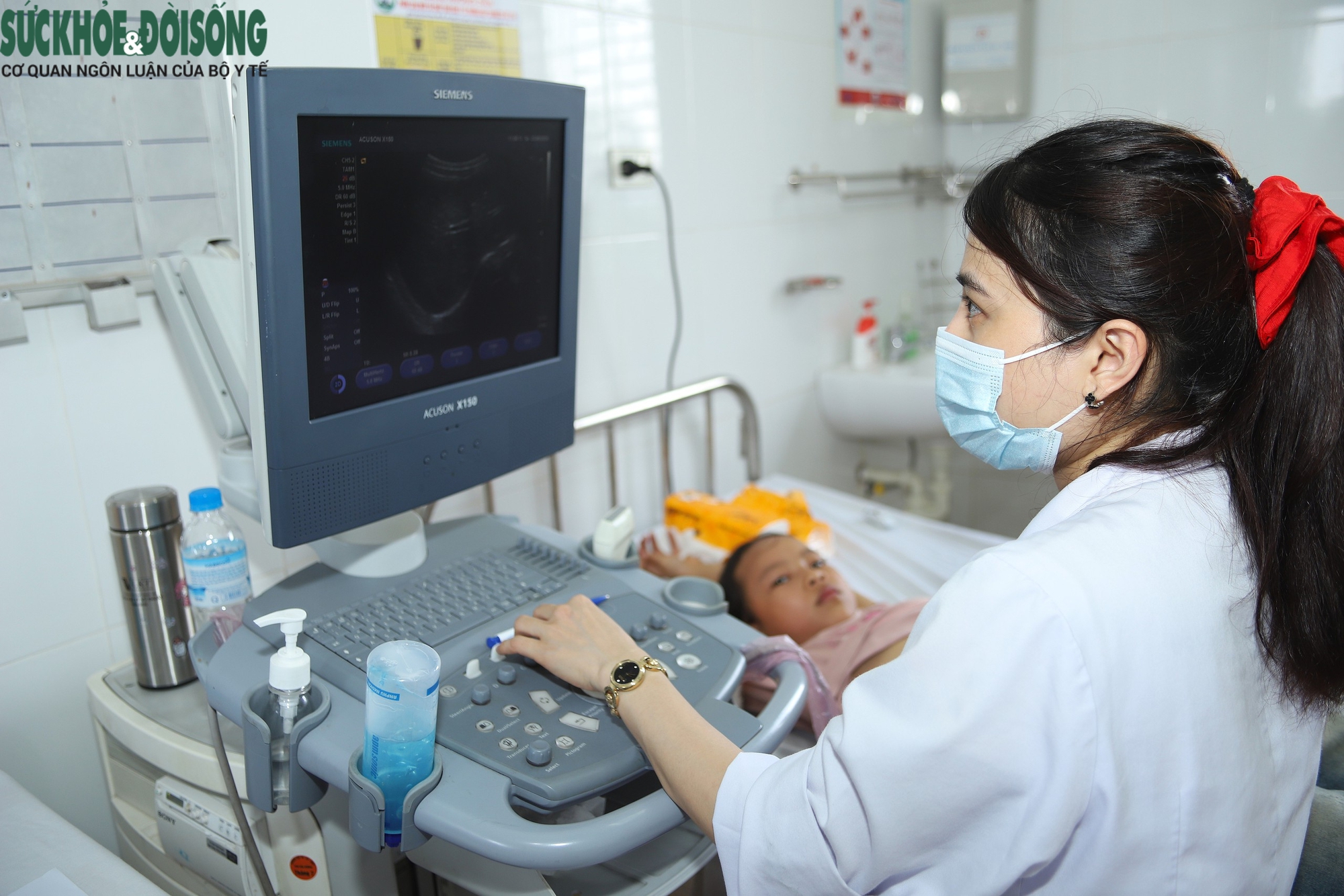 Hơn 1.260 trẻ em xã đảo Minh Châu được khám sức khỏe miễn phí trước năm học mới- Ảnh 7. Hơn 1.260 trẻ em xã đảo Minh Châu được khám sức khỏe miễn phí trước năm học mới- Ảnh 7.