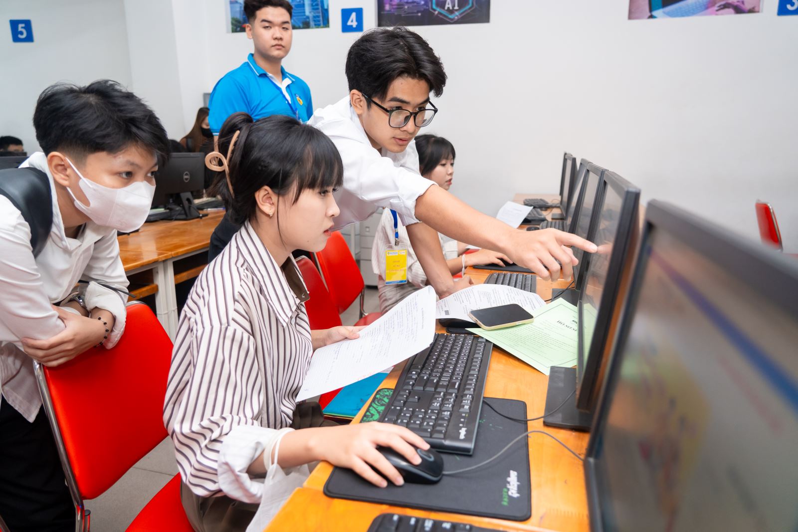 Sau khi có điểm, thí sinh cần phải làm gì để không bị mất suất trúng tuyển đại học?- Ảnh 2. Sau khi có điểm, thí sinh cần phải làm gì để không bị mất suất trúng tuyển đại học?- Ảnh 2.
