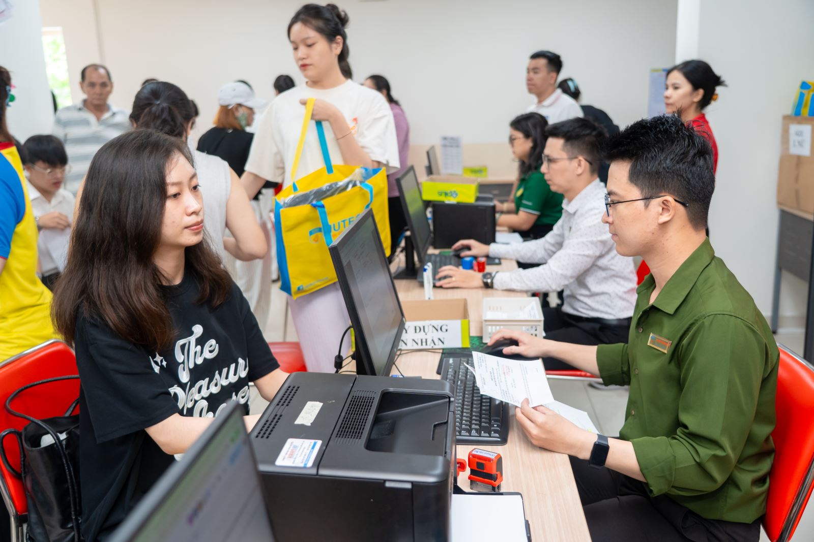 Sau khi có điểm, thí sinh cần phải làm gì để không bị mất suất trúng tuyển đại học?- Ảnh 1. Sau khi có điểm, thí sinh cần phải làm gì để không bị mất suất trúng tuyển đại học?- Ảnh 1.