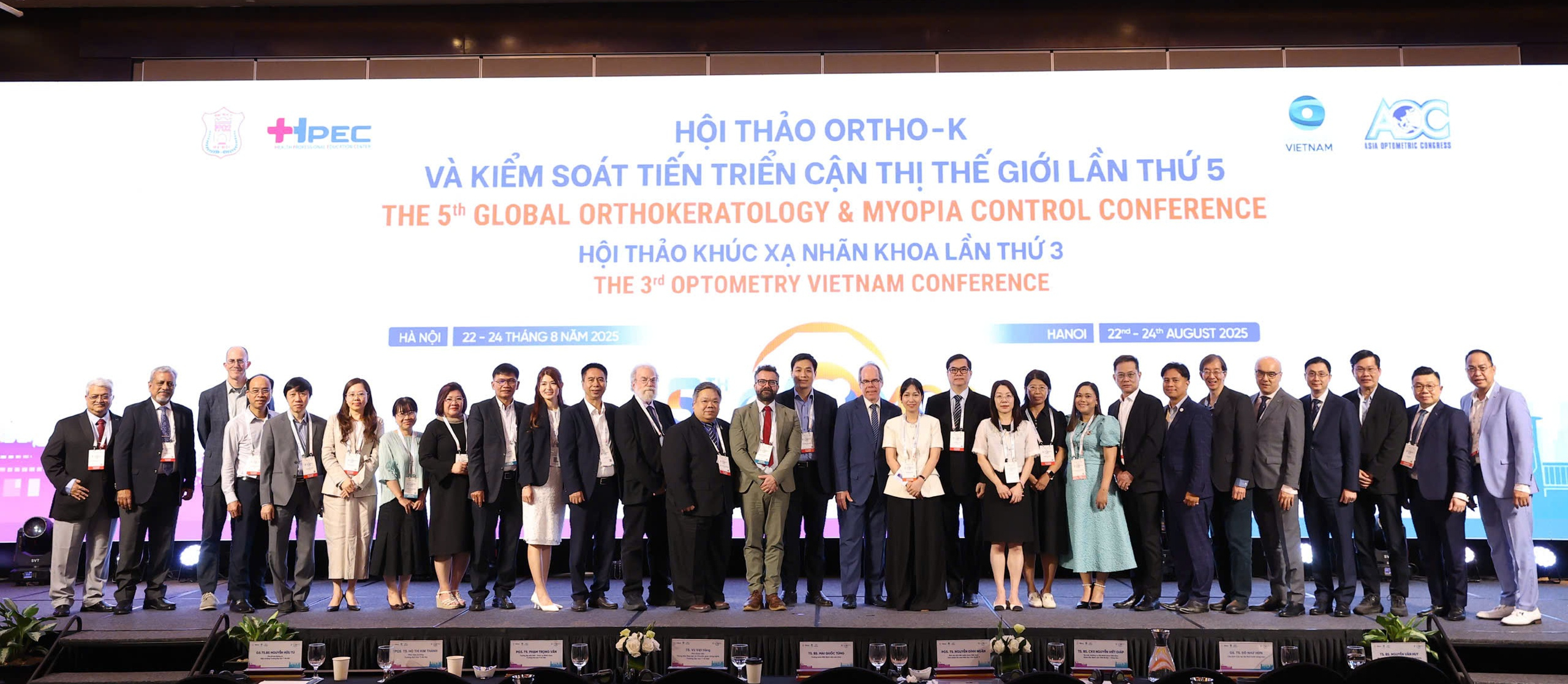 Chuyên gia lý giải tỷ lệ trẻ mắc cận thị khu vực đô thị cao gấp nhiều lần nông thôn- Ảnh 4. Chuyên gia lý giải tỷ lệ trẻ mắc cận thị khu vực đô thị cao gấp nhiều lần nông thôn- Ảnh 4.