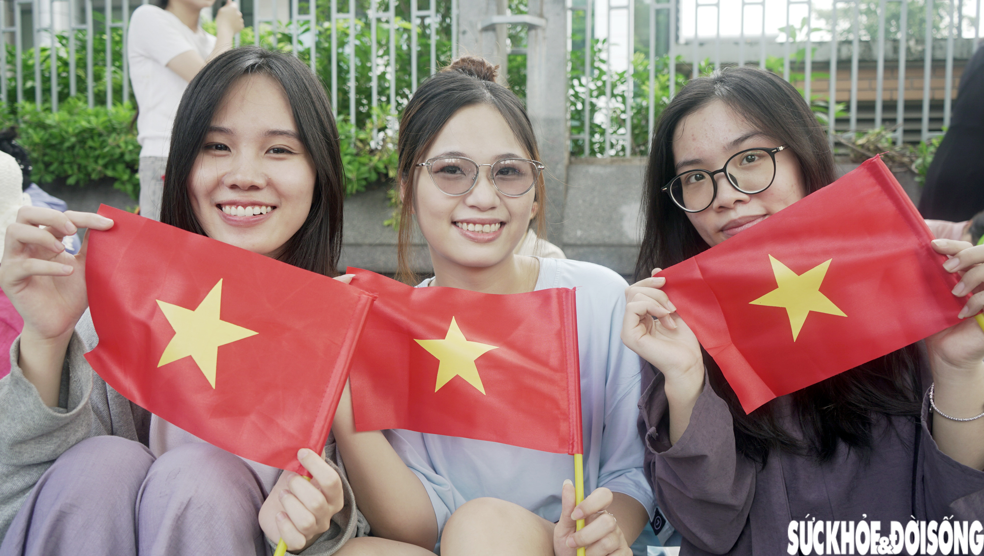 Người dân đổ về Quảng trường Ba Đình chờ đến 20h xem tổng hợp luyện diễu binh, diễu hành- Ảnh 13. Người dân đổ về Quảng trường Ba Đình chờ đến 20h xem tổng hợp luyện diễu binh, diễu hành- Ảnh 13.