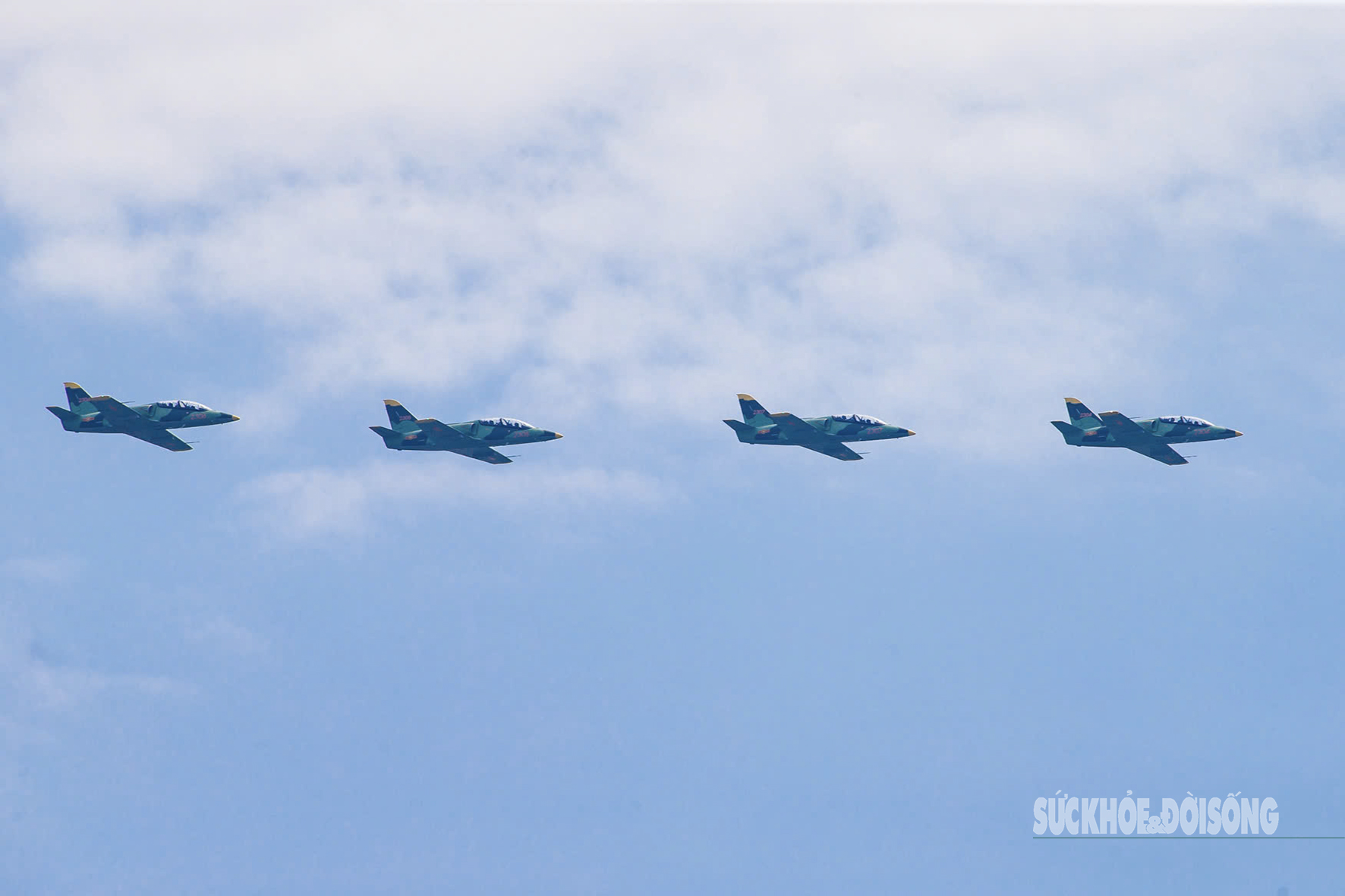 Mãn nhãn ‘Hổ mang chúa’ Su-30MK2 bay qua Quảng trường Ba Đình, sẵn sàng cho đại lễ Quốc khánh- Ảnh 9. Mãn nhãn ‘Hổ mang chúa’ Su-30MK2 bay qua Quảng trường Ba Đình, sẵn sàng cho đại lễ Quốc khánh- Ảnh 9.