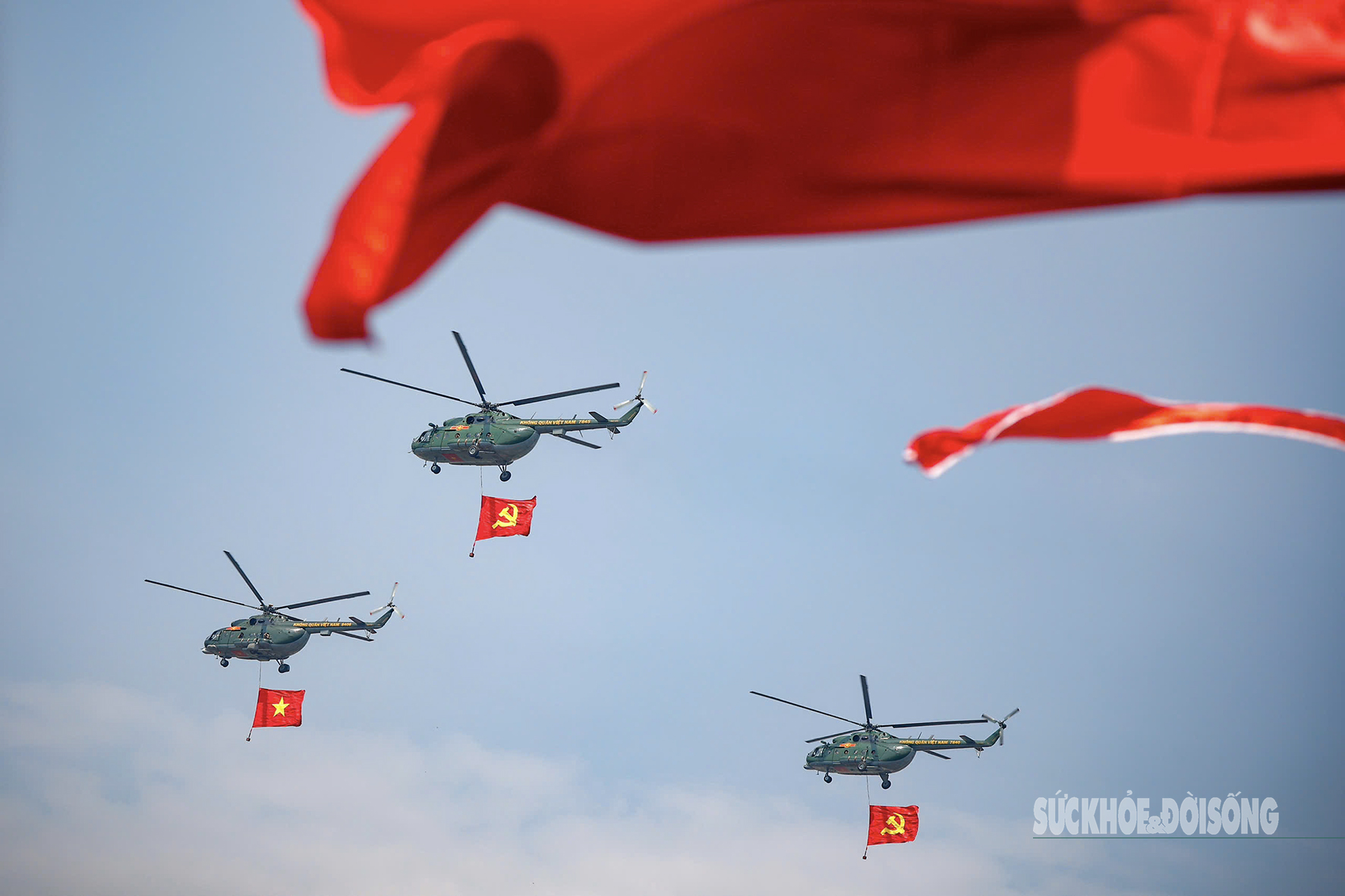 Mãn nhãn ‘Hổ mang chúa’ Su-30MK2 bay qua Quảng trường Ba Đình, sẵn sàng cho đại lễ Quốc khánh- Ảnh 2. Mãn nhãn ‘Hổ mang chúa’ Su-30MK2 bay qua Quảng trường Ba Đình, sẵn sàng cho đại lễ Quốc khánh- Ảnh 2.