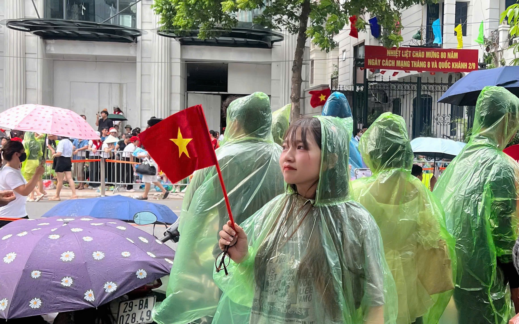 Đi vệ sinh ở đâu khi xem diễu binh, diễu hành?- Ảnh 5.