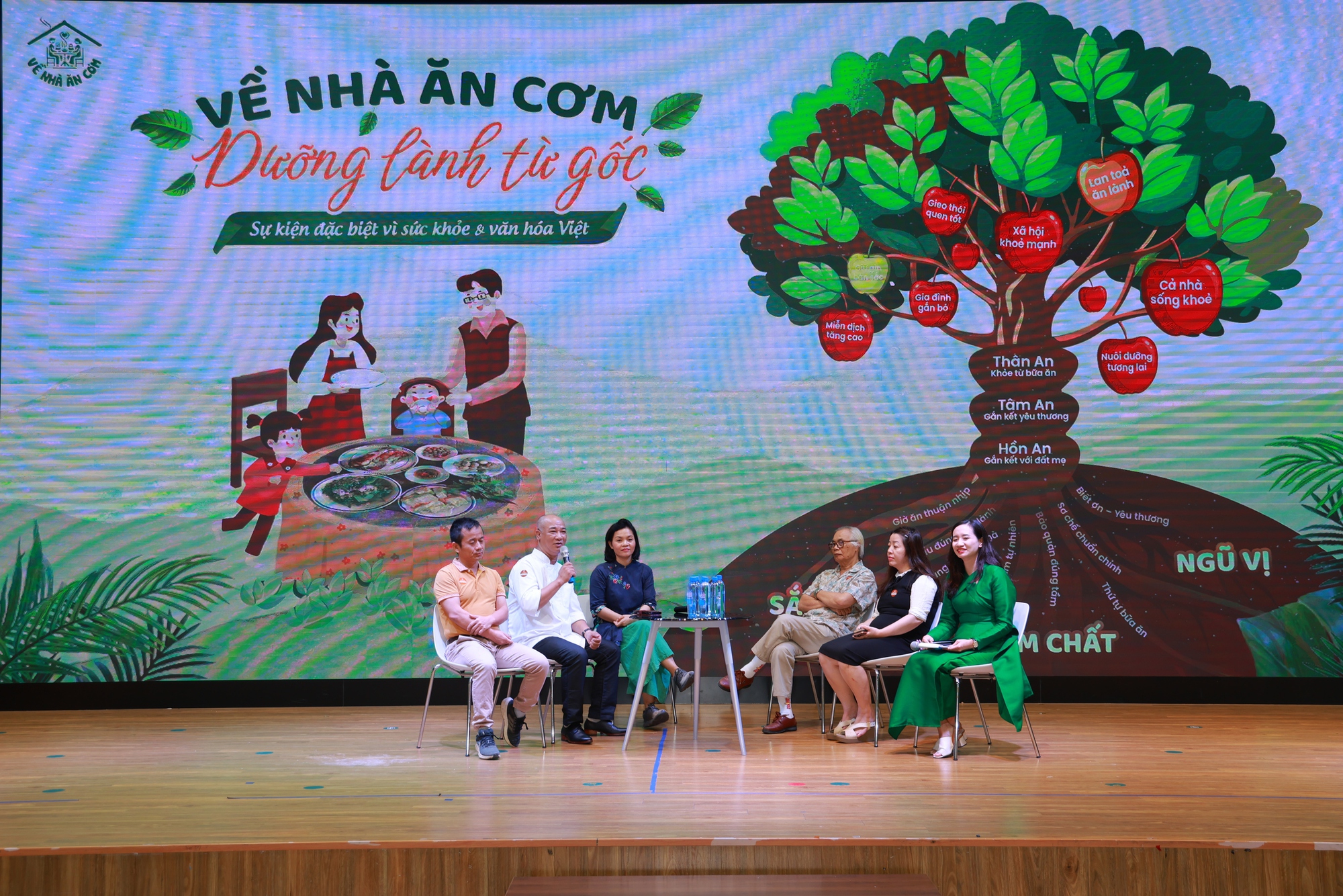 Thừa cân, béo phì do xa rời mâm cơm truyền thống- Ảnh 2. Thừa cân, béo phì do xa rời mâm cơm truyền thống- Ảnh 2.