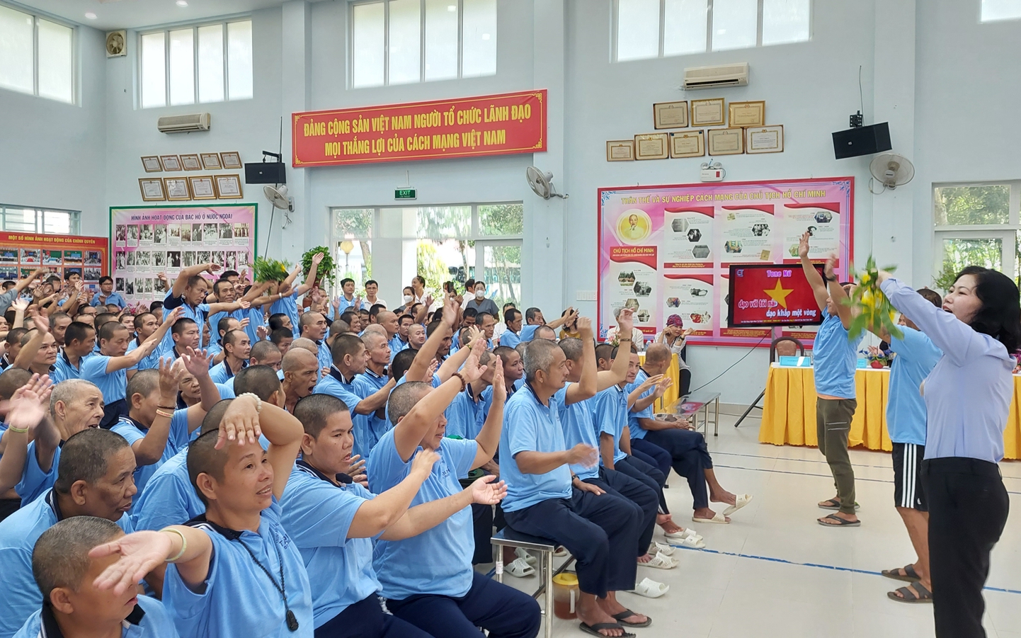 Võ sư khiếm thị giữ lời hứa, tặng hơn 80 triệu cho bệnh nhân Trung tâm Điều dưỡng Tâm thần Tân Định