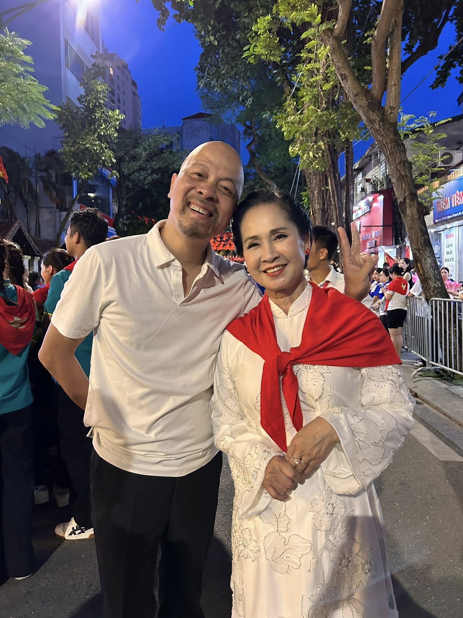 Hồng Diễm gây chú ý trong ngày hợp luyện diễu hành A80- Ảnh 6. Hồng Diễm gây chú ý trong ngày hợp luyện diễu hành A80- Ảnh 6.