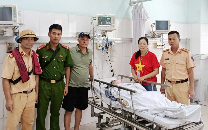 Người phụ nữ Hải Phòng nhảy cầu Bính được cảnh sát cứu vớt