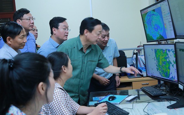 Phó Thủ tướng Trần Hồng Hà: Bão số 5 không có khả năng giảm cường độ, hết sức nguy hiểm