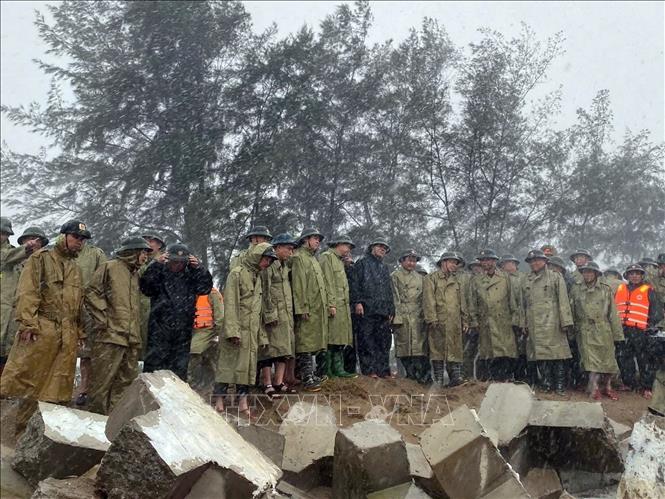 Phó Thủ tướng Trần Hồng Hà: Người dân vùng bão ảnh hưởng không ra đường từ 11 - 18 giờ ngày 25/8- Ảnh 5. Phó Thủ tướng Trần Hồng Hà: Người dân vùng bão ảnh hưởng không ra đường từ 11 - 18 giờ ngày 25/8- Ảnh 5.