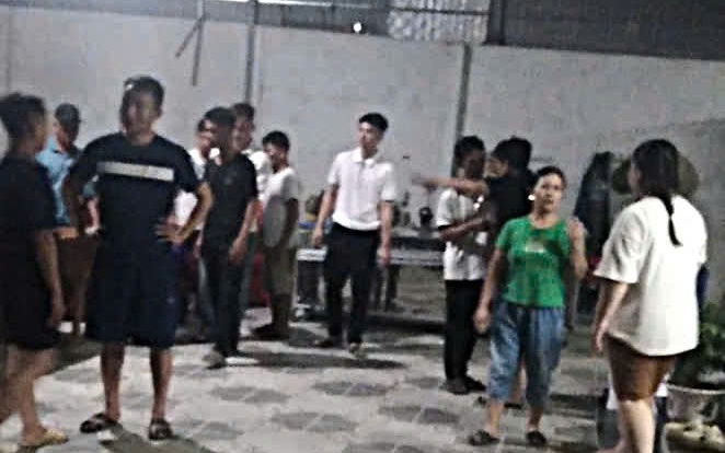 Người đàn ông bị điện giật tử vong khi chằng chống mái tôn