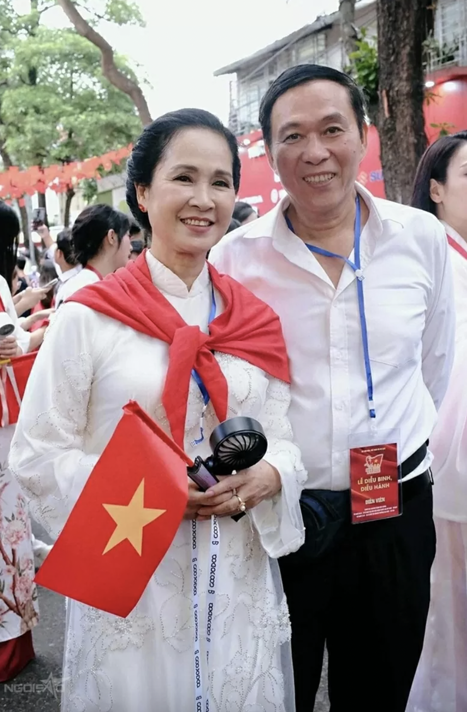 Hồng Diễm gây chú ý trong ngày hợp luyện diễu hành A80- Ảnh 5. Hồng Diễm gây chú ý trong ngày hợp luyện diễu hành A80- Ảnh 5.