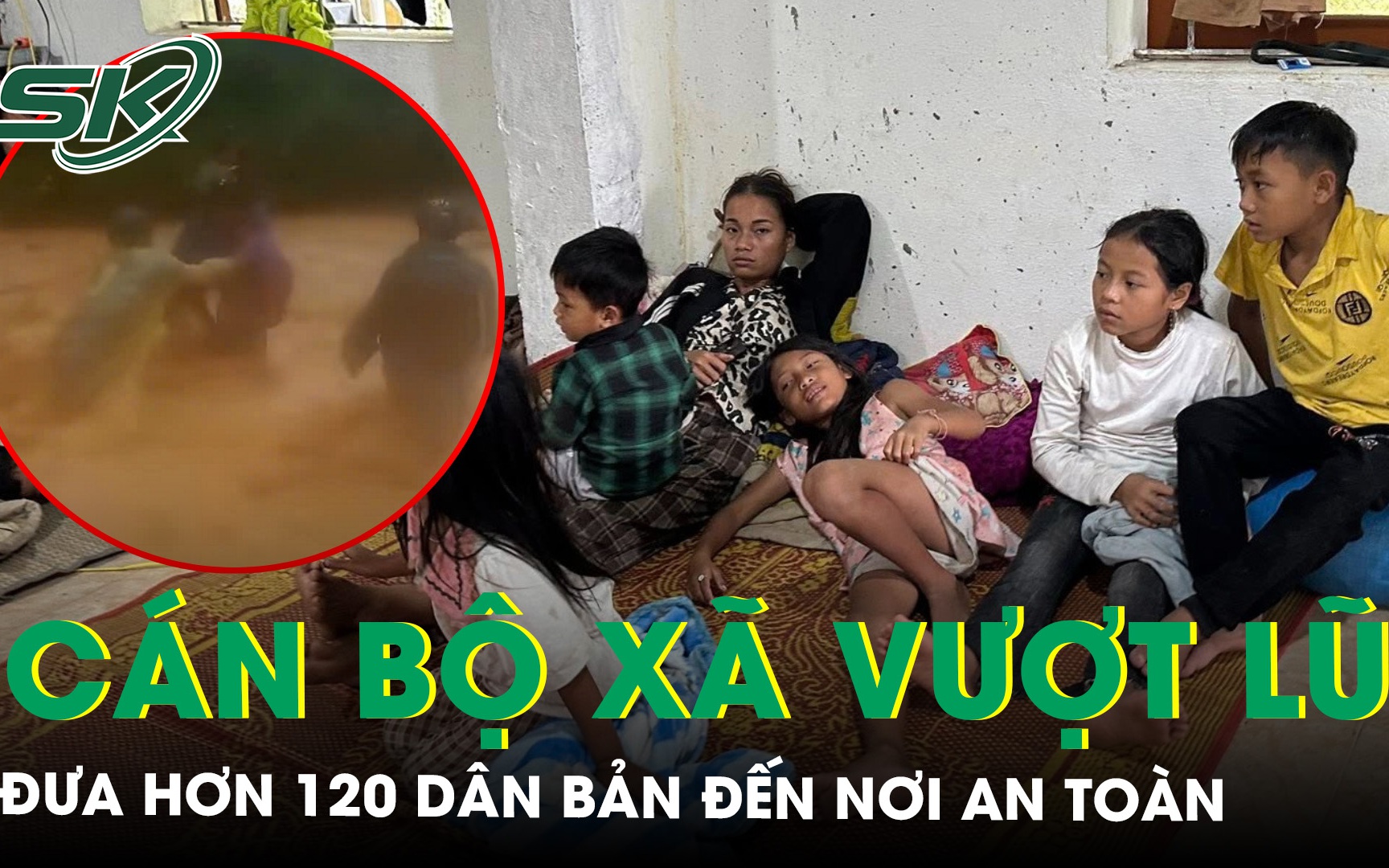 Công an xã dùng xe chuyên dụng đưa 2 sản phụ vượt mưa lũ đi sinh- Ảnh 5.