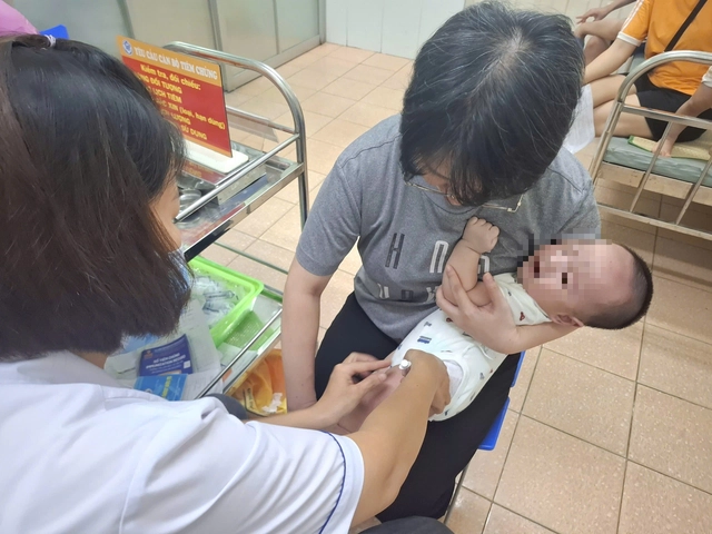 Tỷ lệ tiêm vaccine viêm gan B trong 24 giờ sau sinh cho trẻ ở Lào Cai đạt mức ấn tượng- Ảnh 1. Tỷ lệ tiêm vaccine viêm gan B trong 24 giờ sau sinh cho trẻ ở Lào Cai đạt mức ấn tượng- Ảnh 1.