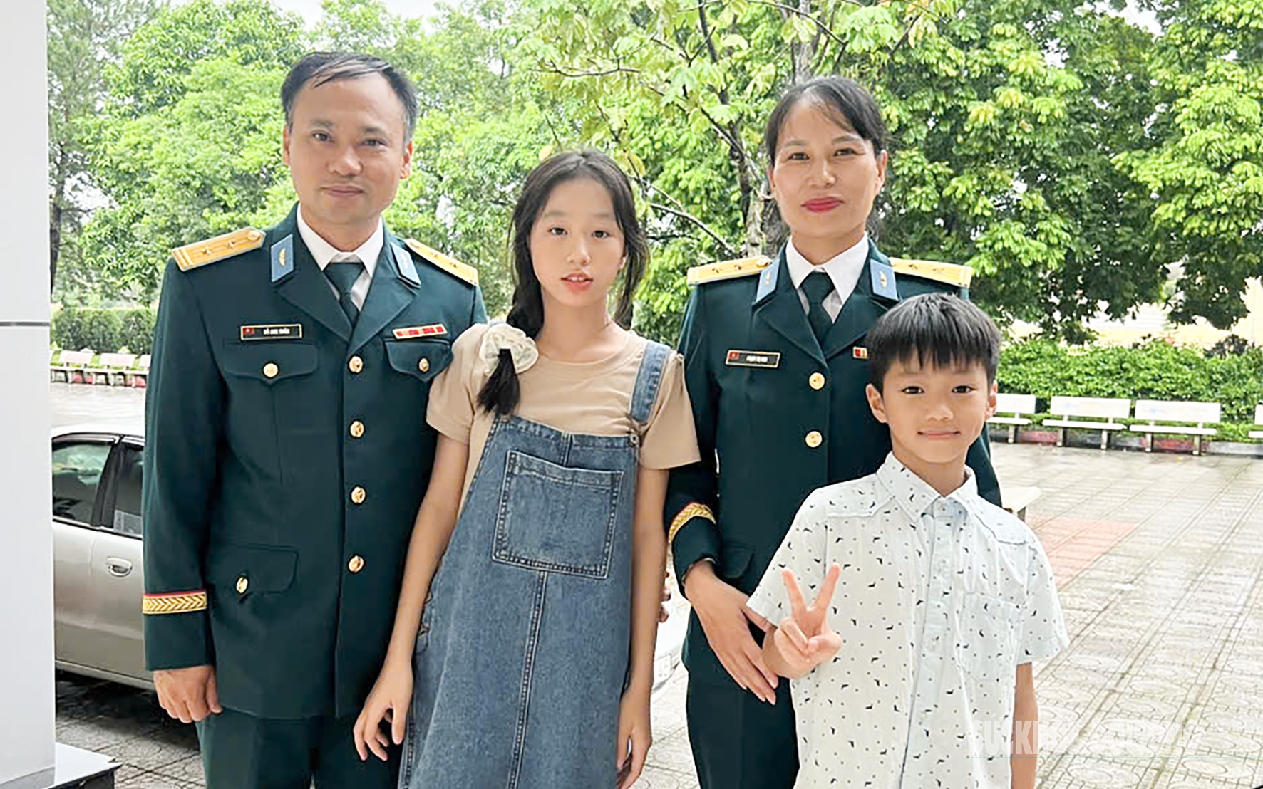 Gửi con cho ông bà, vợ chồng quân nhân &quot;kề vai sát cánh&quot; ở A80