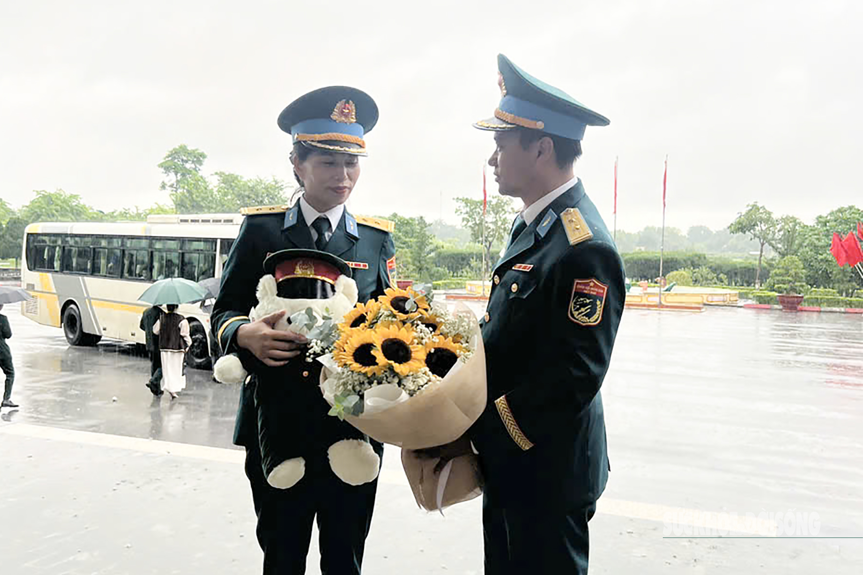 Gửi con cho ông bà, vợ chồng quân nhân 'kề vai sát cánh' ở A80- Ảnh 5. Gửi con cho ông bà, vợ chồng quân nhân 'kề vai sát cánh' ở A80- Ảnh 5.