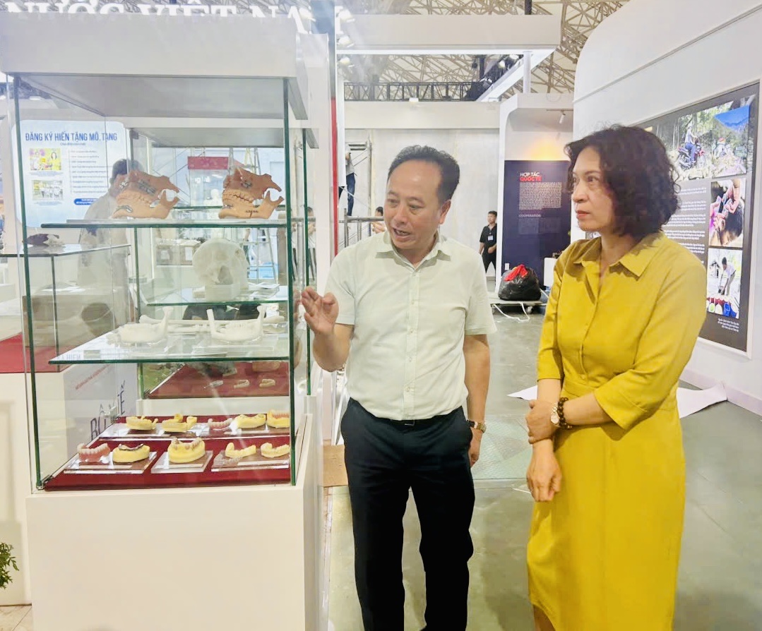 Trưng bày nhiều công nghệ hiện đại chuyên ngành răng hàm mặt tại Triển lãm thành tựu Y tế Việt Nam- Ảnh 1.