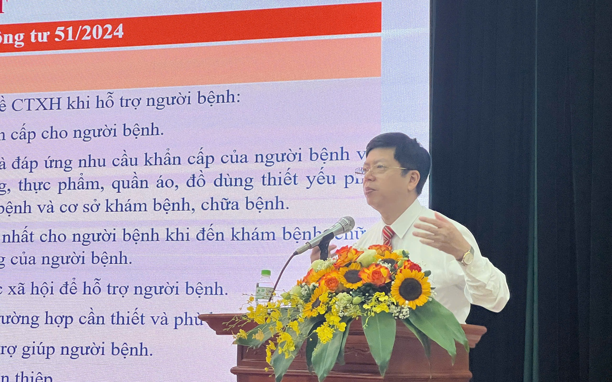 Xác lập khung pháp lý rõ ràng cho công tác xã hội y tế hiệu quả và nhân văn hơn