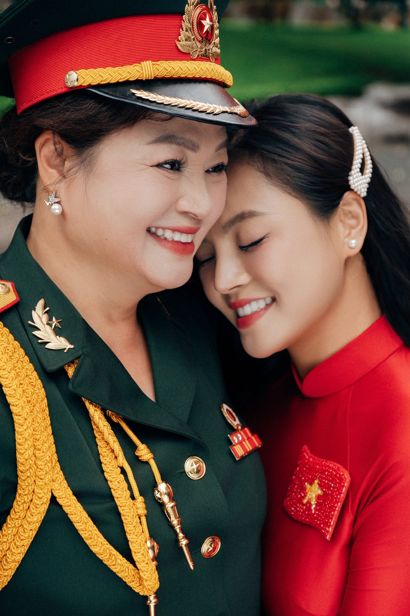 Mẹ ruột Thu Quỳnh bất ngờ lộ diện với vẻ ngoài không tuổi, từng là diễn viên đoàn kịch Tổng cục Chính trị- Ảnh 1. Mẹ ruột Thu Quỳnh bất ngờ lộ diện với vẻ ngoài không tuổi, từng là diễn viên đoàn kịch Tổng cục Chính trị- Ảnh 1.