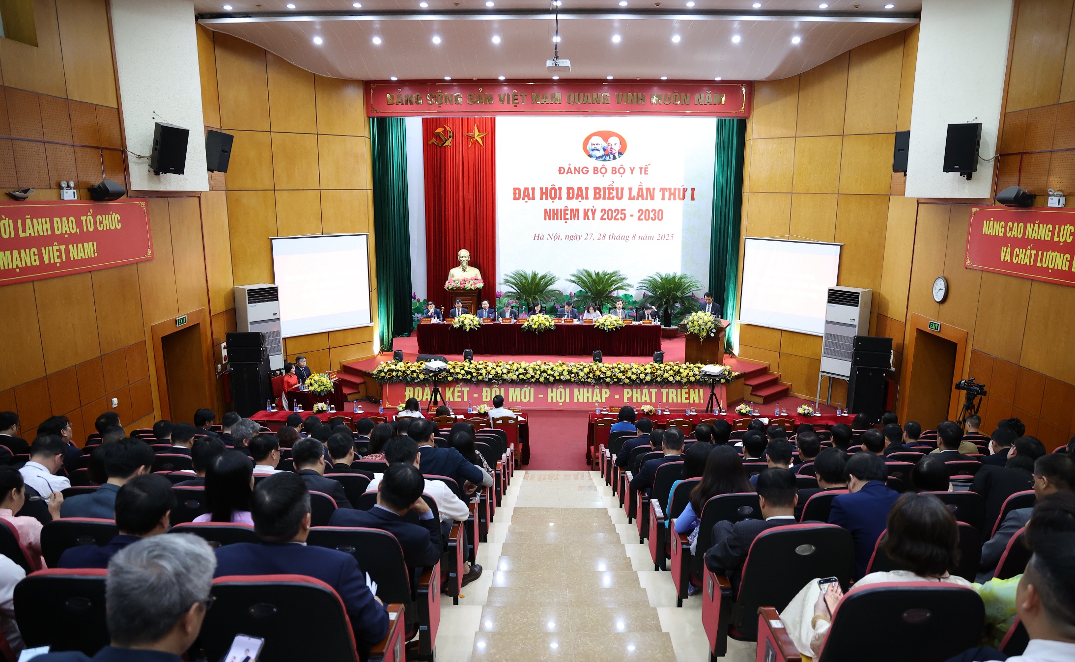 Phiên trù bị Đại hội đại biểu Đảng bộ Bộ Y tế lần thứ I, nhiệm kỳ 2025-2030- Ảnh 9. Phiên trù bị Đại hội đại biểu Đảng bộ Bộ Y tế lần thứ I, nhiệm kỳ 2025-2030- Ảnh 9.