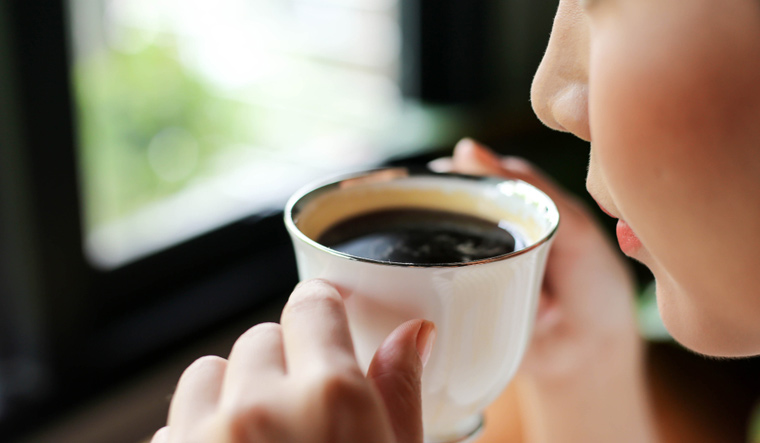 Có nên uống cà phê trước bữa sáng để giảm cân?- Ảnh 1. Có nên uống cà phê trước bữa sáng để giảm cân?- Ảnh 1.