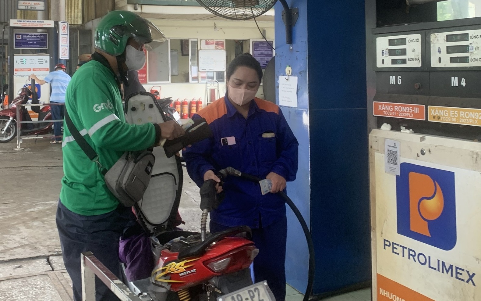 Giá xăng có thể tiếp tục tăng trước kỳ nghỉ lễ 2/9